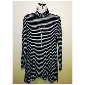 Stripe‎ High Low Turtle Neck XS-NWT Top